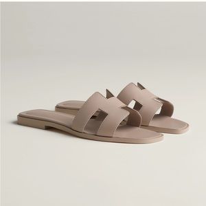 Hermes Oran Sandal (39.5)